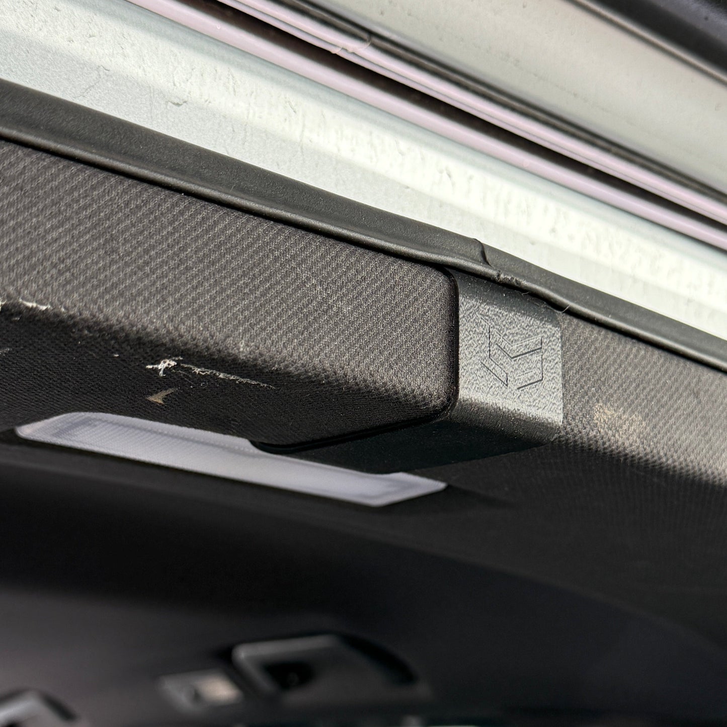 955/957 Porsche Cayenne Rear Dash Camera Mount