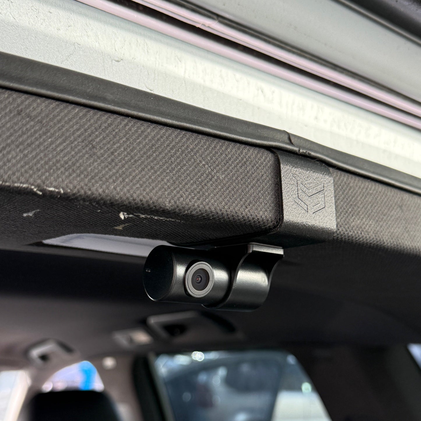 955/957 Porsche Cayenne Rear Dash Camera Mount